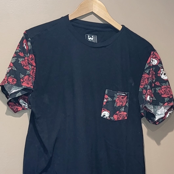 WXYZ Skulls & Roses Pocket T-Shirt MENS Large - Picture 3 of 3